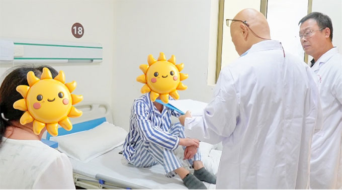 我院特邀华中科技大学附属协和医院神经内科邓学军教授来院，携手专家团队开展MDT多学科联合会诊