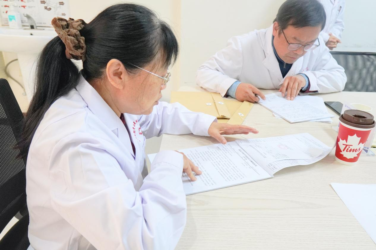 京鄂专家强强联手，共护癫痫患者健康，北京协和医院周祥琴主任领衔(MDT)多学科联合会诊活动进行中!