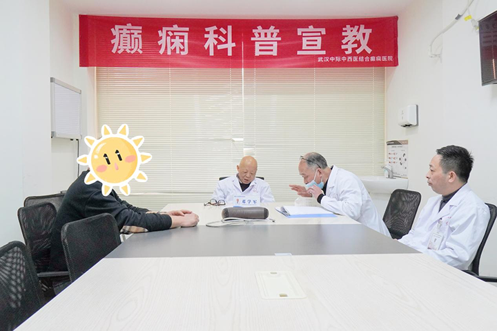 直击邓学军主任联合会诊现场，众多患者慕名而来！精准诊疗助力癫痫疾病患者快速康复！
