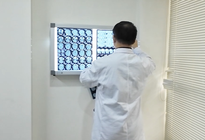 北京大学首钢医院高伟主任亲临武汉中际医院，为青少年癫痫患者的健康护航