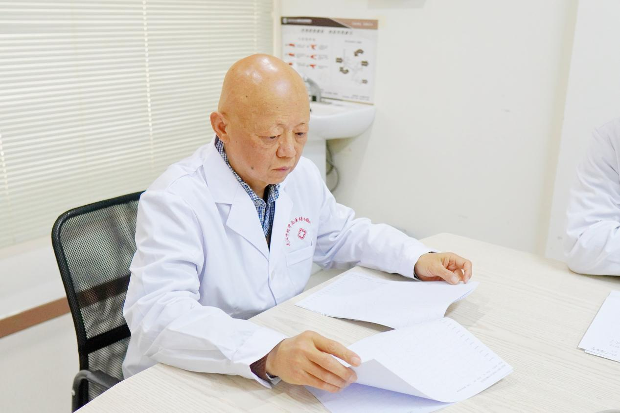 陕西省中医医院原脑病康复科邓学军教授莅临武汉中际医院亲诊，直面脑病困扰，量身定制康复方案!