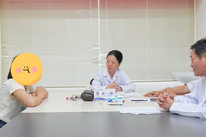 五一假期就医不打烊|抗癫路上的“破局者”来了!清华大学北京玉泉医院刘一鸥主任亲临武汉中际医院!