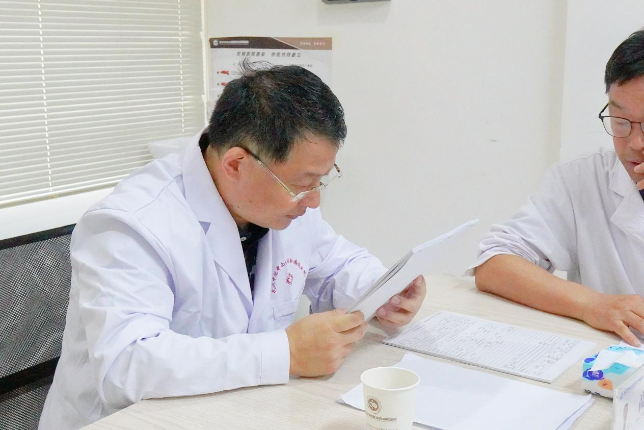 武汉中际特邀北京大学首钢医院高伟主任会诊进行中， 多科协作身心同调，家门口的精准评估，千万别错过！