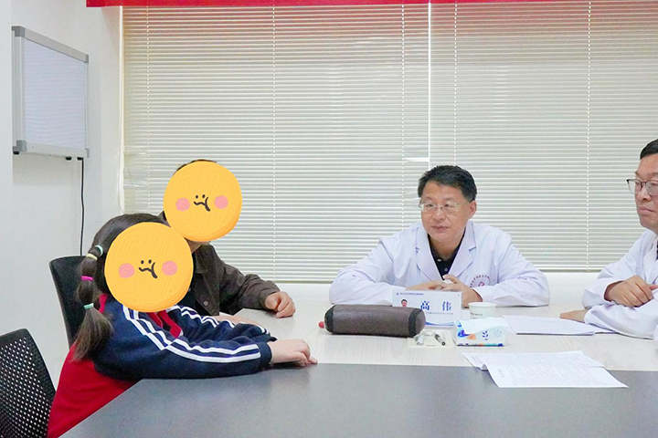 武汉中际特邀北京大学首钢医院高伟主任会诊进行中， 多科协作身心同调，家门口的精准评估，千万别错过！